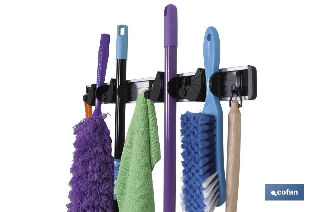 ORGANIZADOR DE ESCOBAS CON 4 ESPACIOS AJUSTABLES  Y 5 GANCHOS (PACK: 6 UDS)